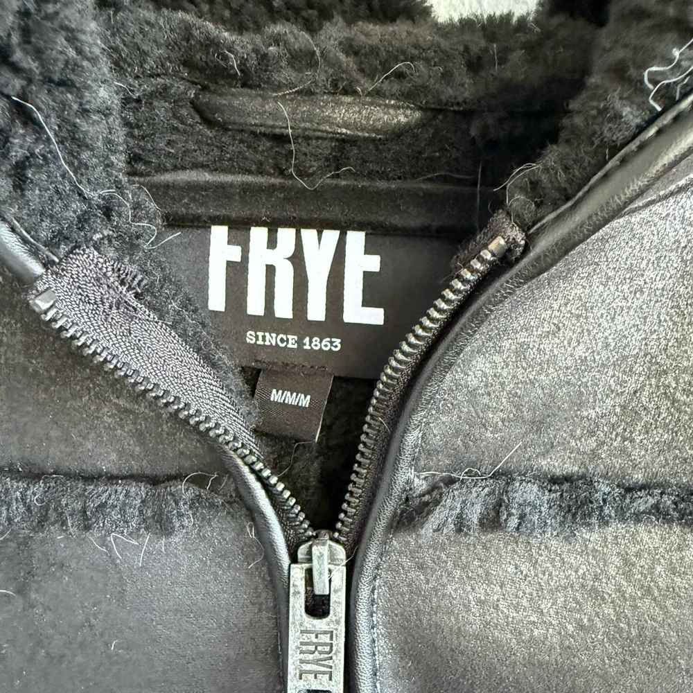 FRYE Black Sherpa Vest - Picture 5 of 6